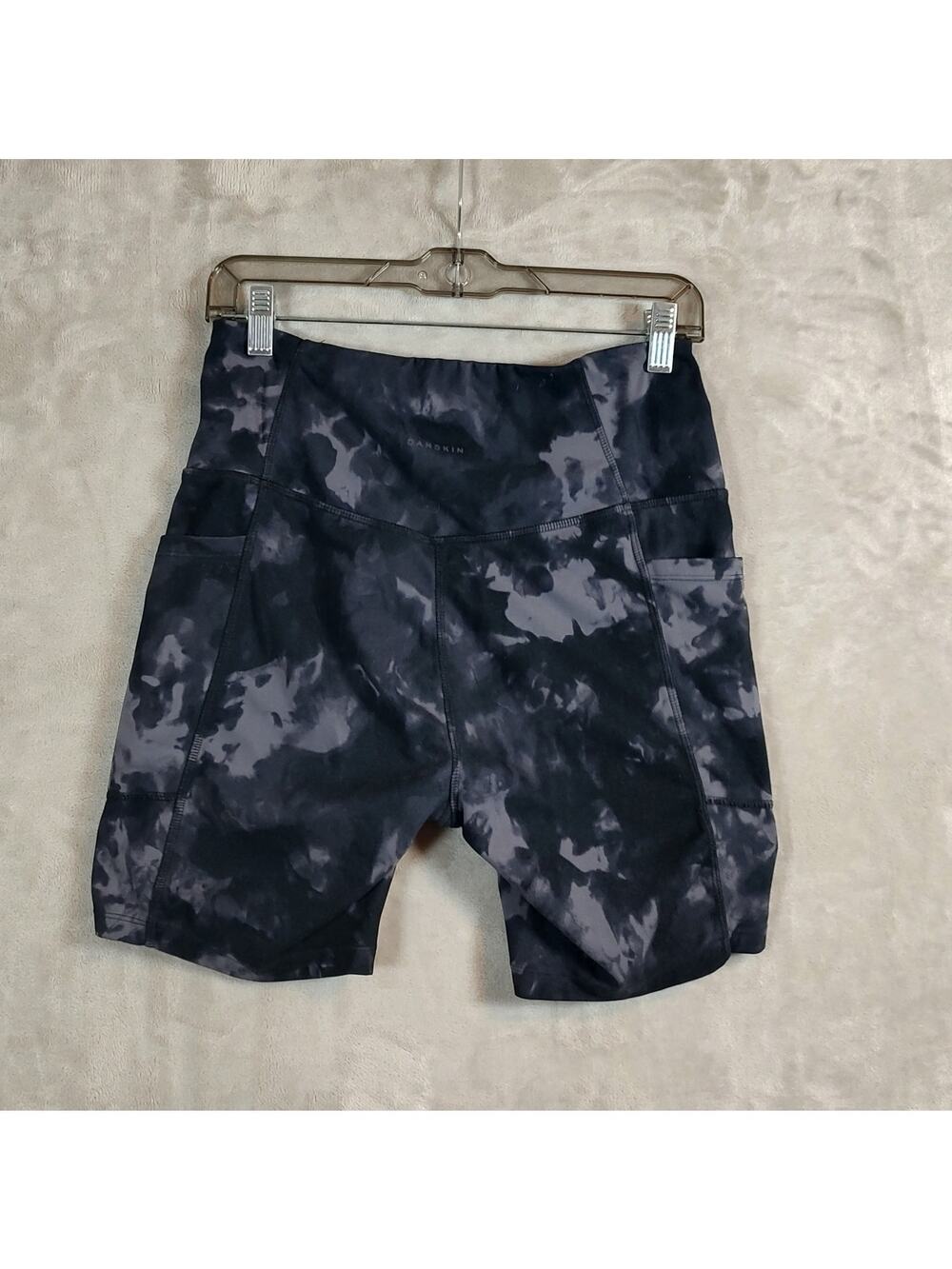Women's Danskin Shorts Side Pocket Black & Purple Camo Pattern Sz Medium Pull-on